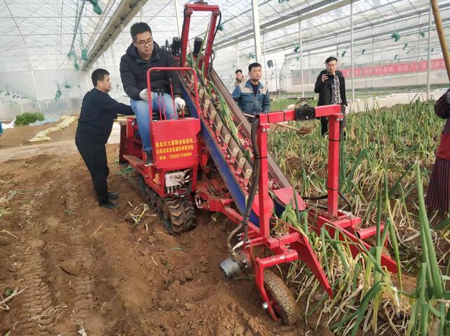 从“汗滴禾下土”到“慧”种田 传统农业装备的智能化升级之路